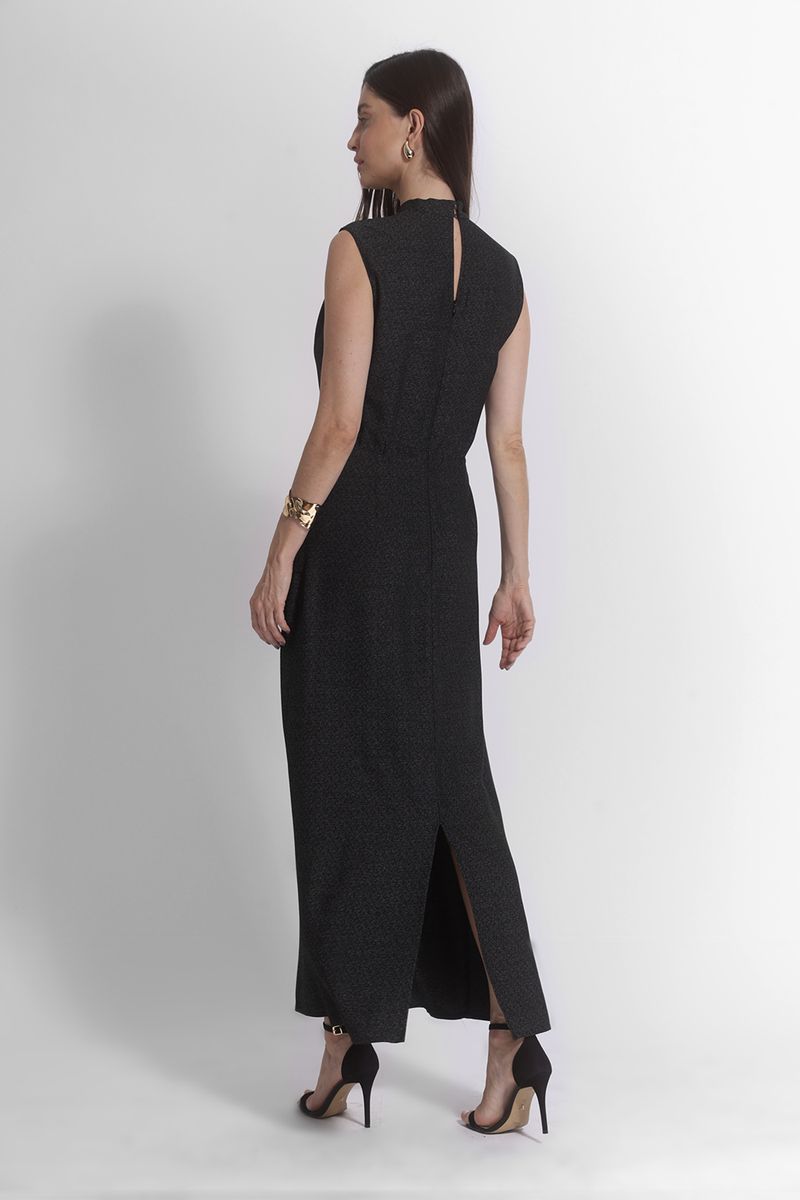 vestido-midi-com-gola-degage-detalhe-fivela-de-metal---preto-0000575701_4