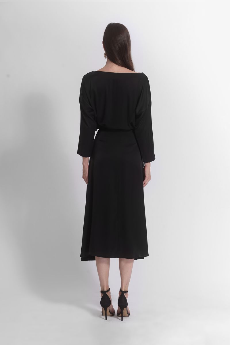 blusa-cetim-gola-canoa-ml---preto-0000579402_4