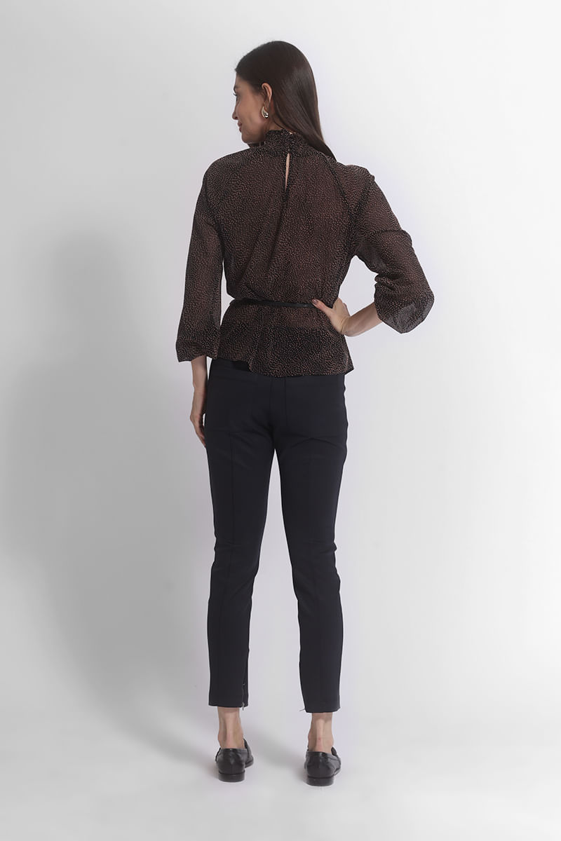 blusa-chifon-poa-em-flocado-e-punho-com-lastex---preto-0000574201_4