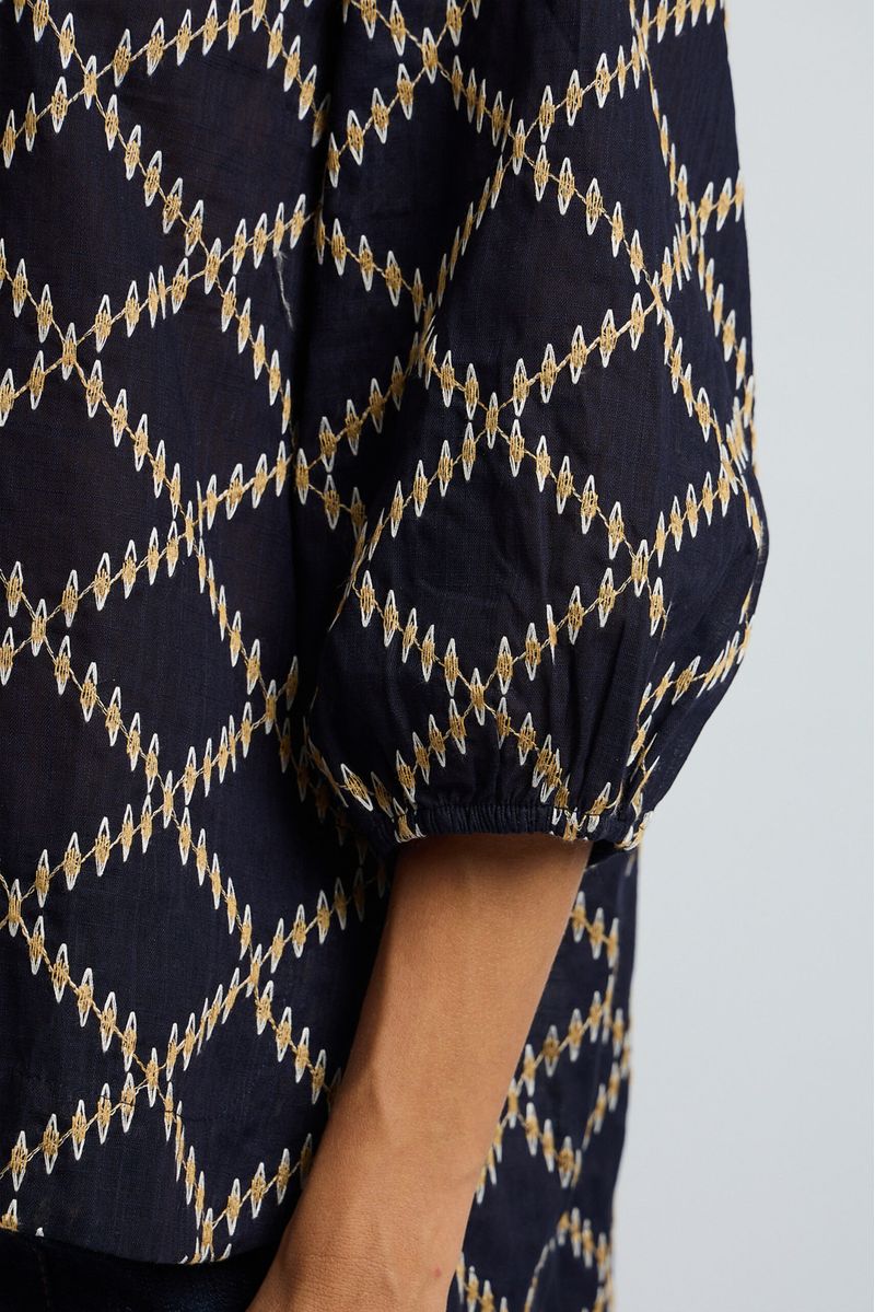 blusa-decote-v-bordado---marinho-0000605901_3