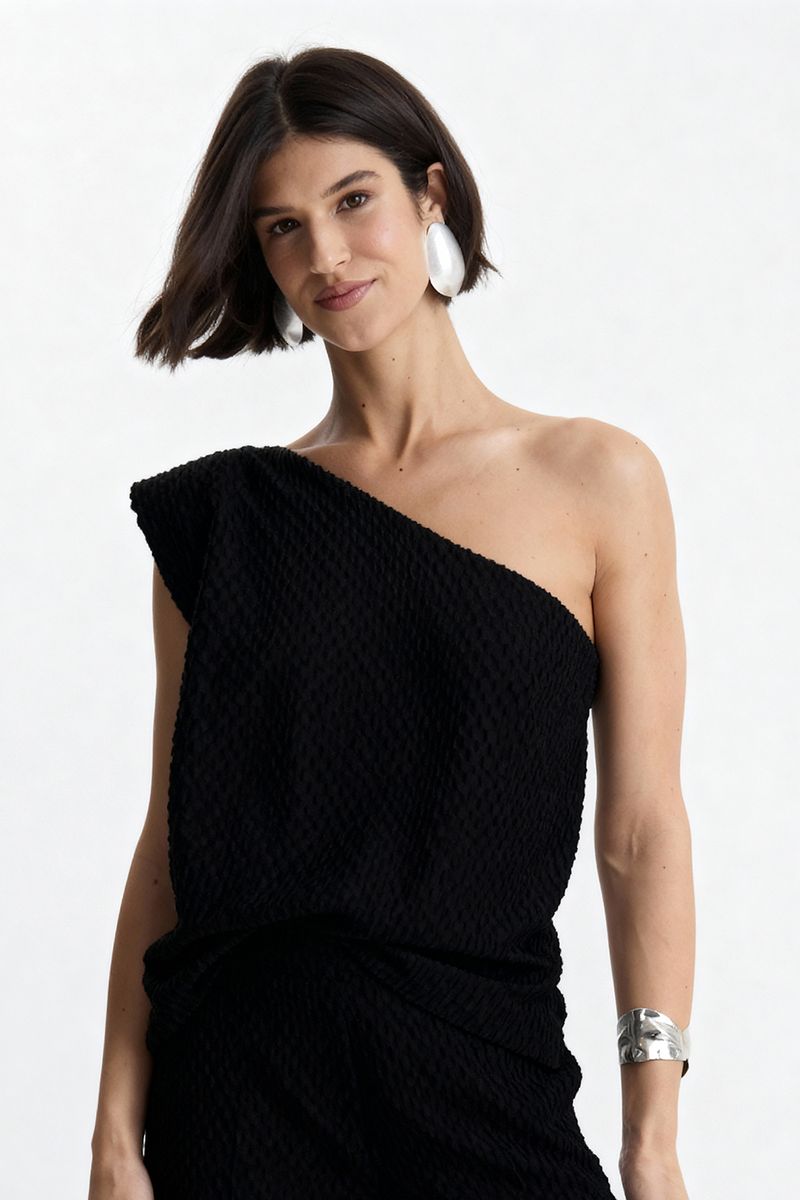 blusa-texturizada-ombro-so---preto-0000626502_2
