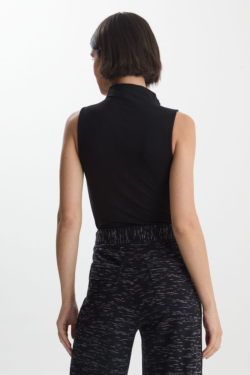 blusa-malha-gola-alta---preto-0000635701_5