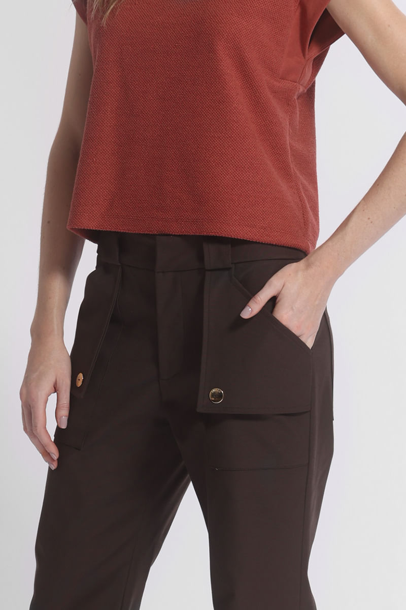 calca-tricoline-bolsos-frontais---marrom-0000571301_2