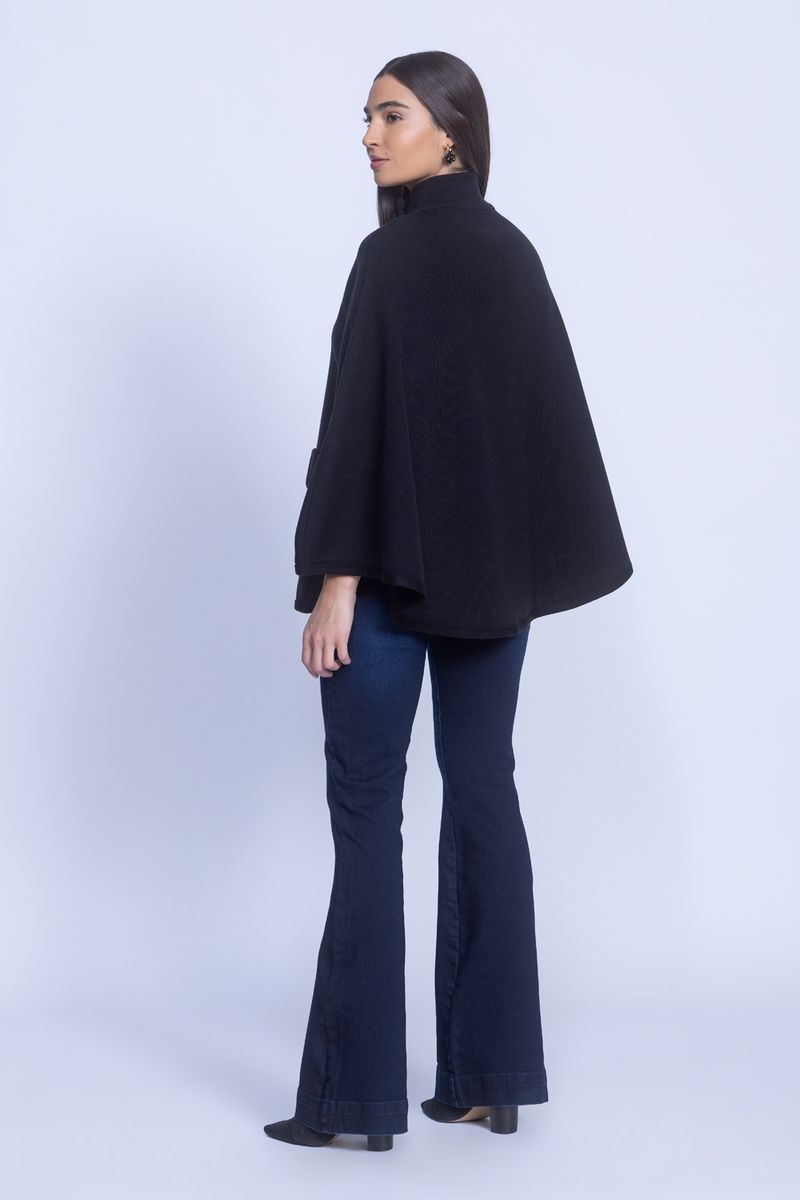 5010-PONCHO-PRETO.4